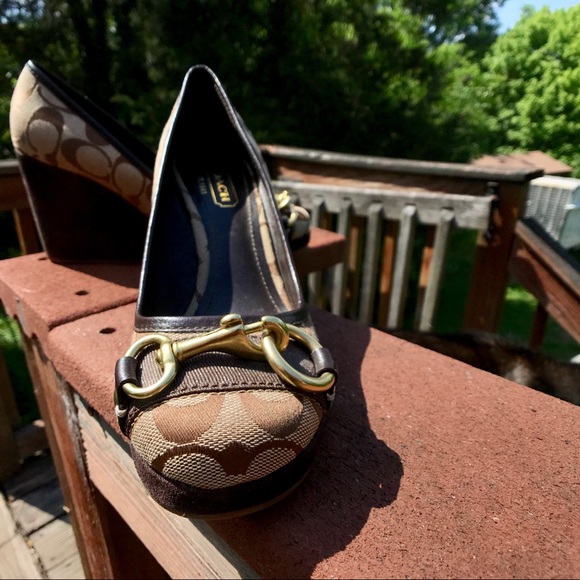 Coach Wedge Classic Style Heels - Picture 2 of 8